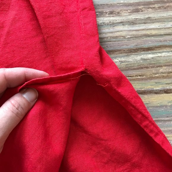 Anne Carson 100% Linen Red 3/4 Sleeve Blouse Top with Metal Grommet Detail - Picture 3 of 6